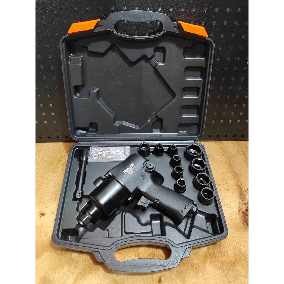 PISTOLA DE IMPACTO NEUMATICA 1/2" + COPAS FERTON - Imagen 2